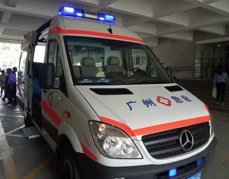 最新 广东广州市黄埔区救护车转运手续 租赁急救车电话 私人救护车出租费用