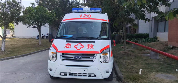 广东粤北人民医院预约私人救护车租赁到山东青岛 跨省救护车出租哪里靠谱