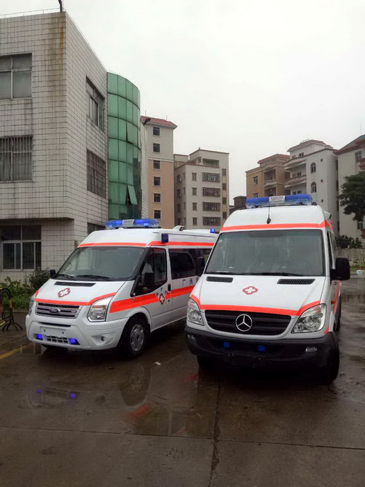 广东中国人民解放七三医院租赁私人救护车到山东日照 救护车出租租赁多少钱